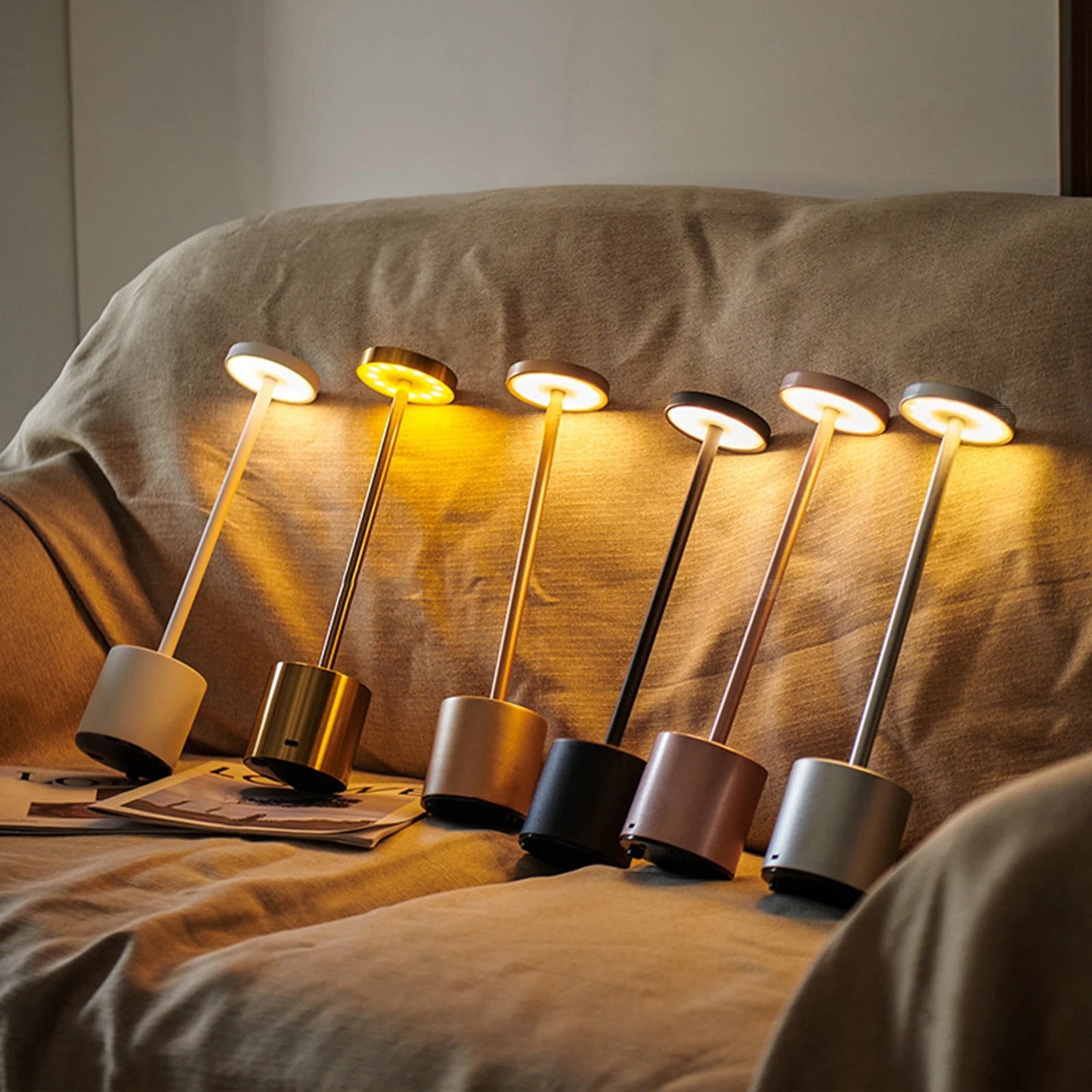 Dotyková nabíjecí LED stolní lampa – praktické a moderní osvětlení