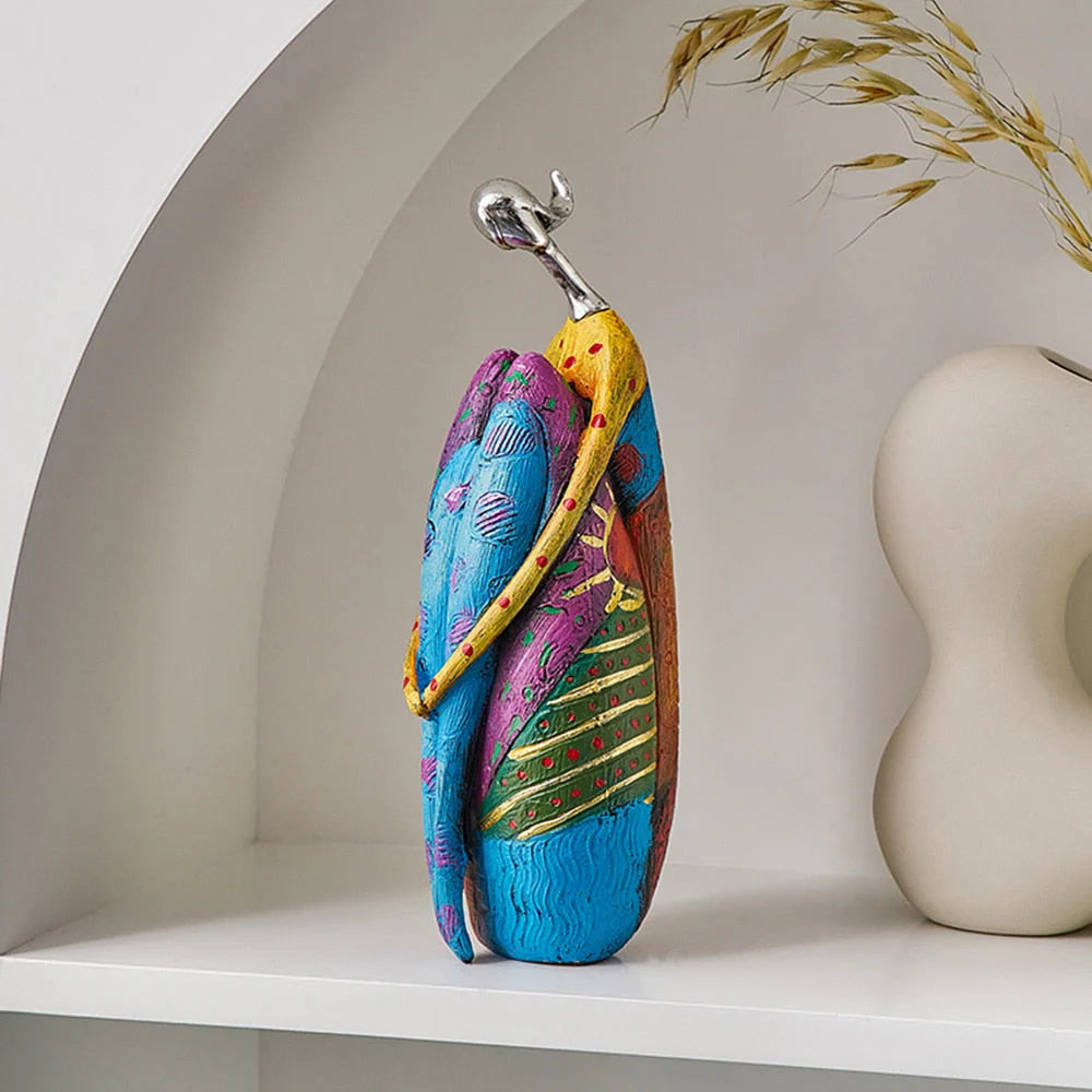 Sculptură Abstractă Femeie – Eleganță și Modernitate