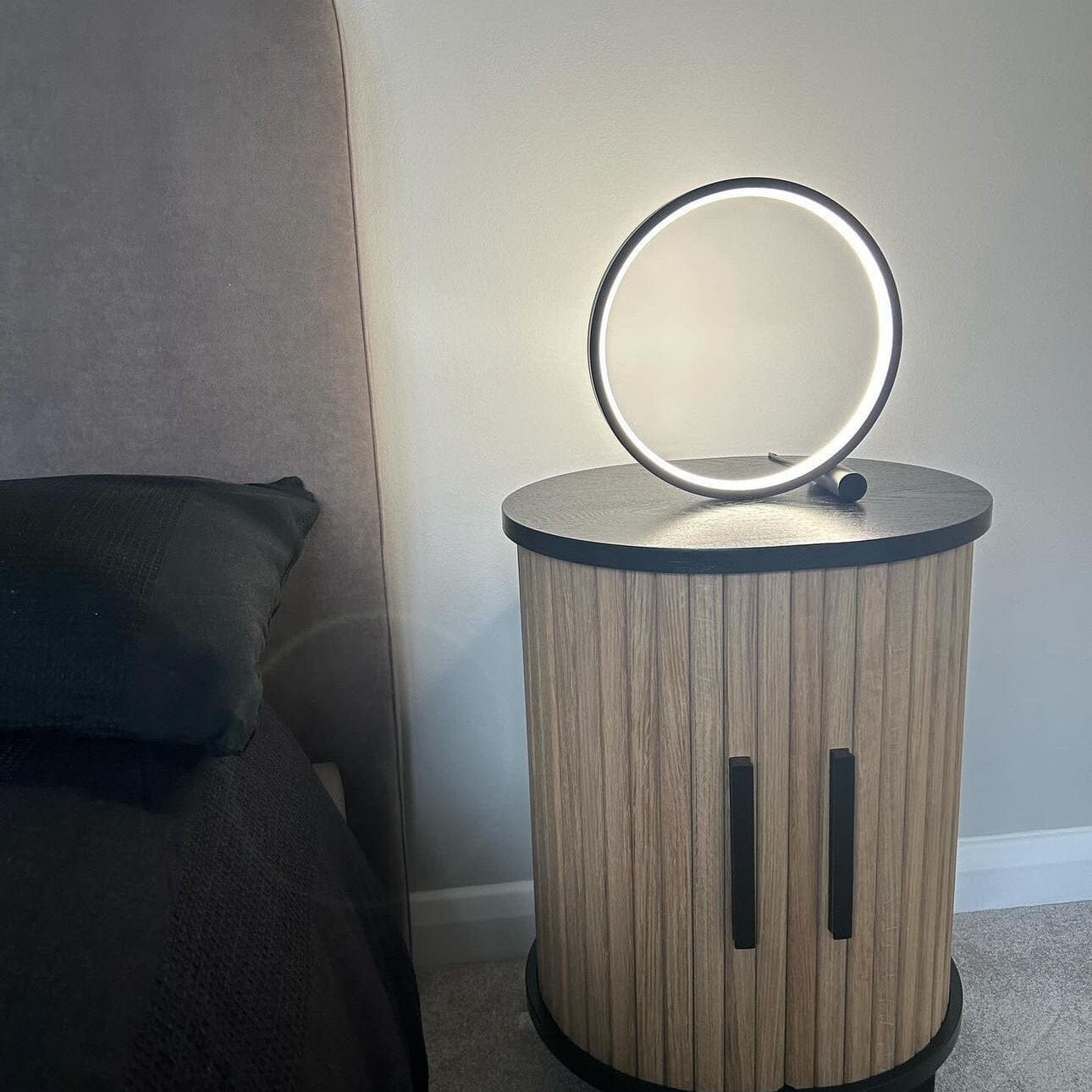 Tafellamp Circulair met Touchsensor – Moderniteit en Comfort
