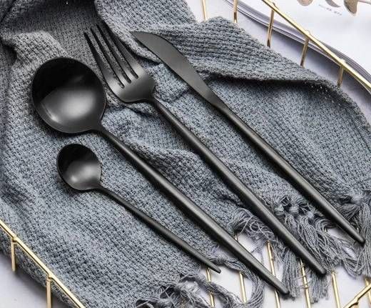 Luxusný jedálenský set – pre elegantný a distingvovaný stôl