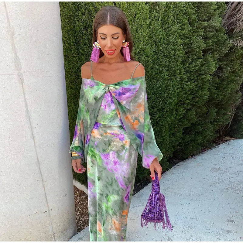 ジネット | エレガントなロングドレス – カラフルなプリントと肩出し