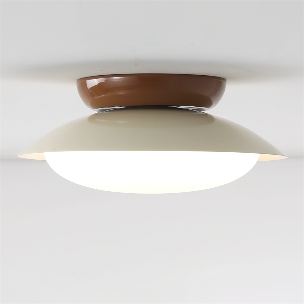 Plafonieră LED rotundă - strălucire naturală și eleganță discretă