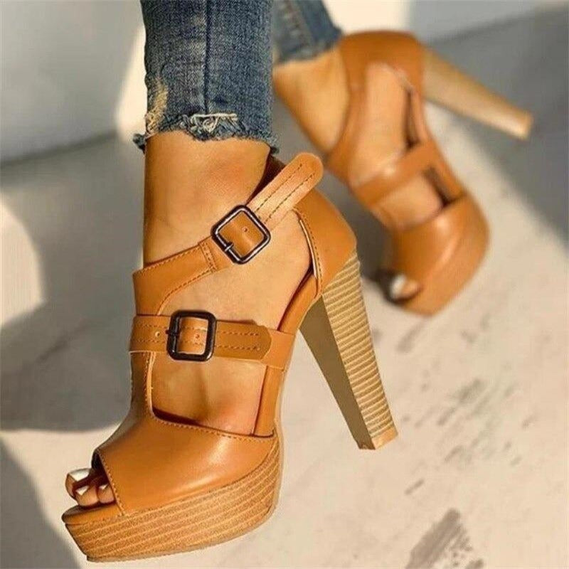 Marilou | Schicke Sandalen mit Plateausohle und doppelten Schnallen