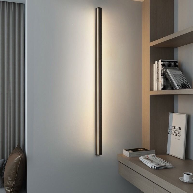 מנורת קיר LED ליניארית – אלגנטיות פשוטה לעיצוב מודרני