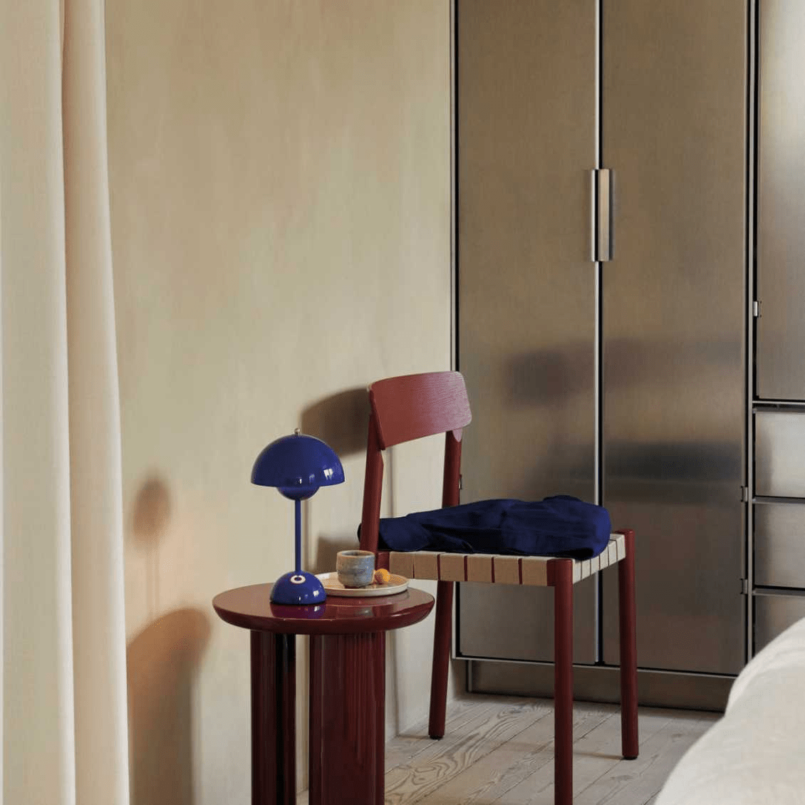 Λάμπα LED Γραφείου – Σύγχρονη Απλότητα και Λειτουργικότητα