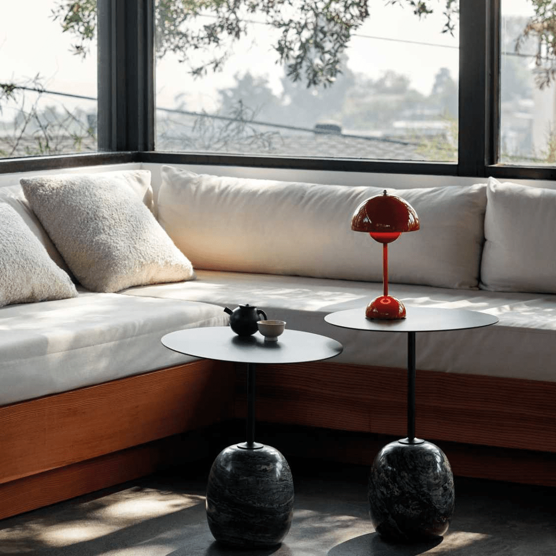 Λάμπα LED Γραφείου – Σύγχρονη Απλότητα και Λειτουργικότητα