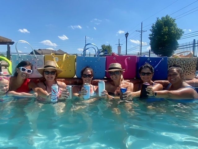 Pevná plážová taška - barevný design a velká kapacita