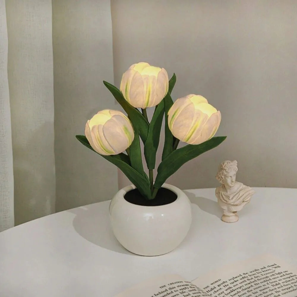 Dekorativ Lampe Tulipan – Varm og Raffinert Atmosfære 