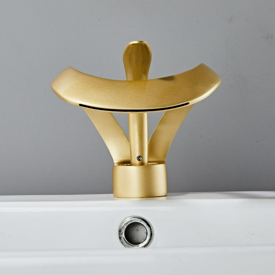 Moderne Badkamerkraan – Gebogen en Elegante Ontwerp 