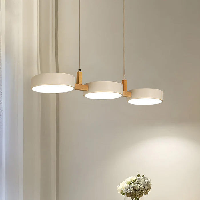 Moderne Hengende Lampe I Metall – Elegant Design Og Trendy Belysning 