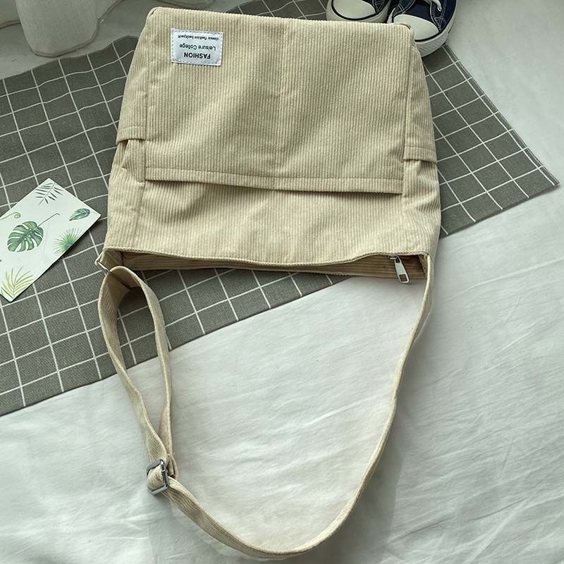 Borsa a Tracolla in Tela Cotele – Stile Casual ed Elegante 