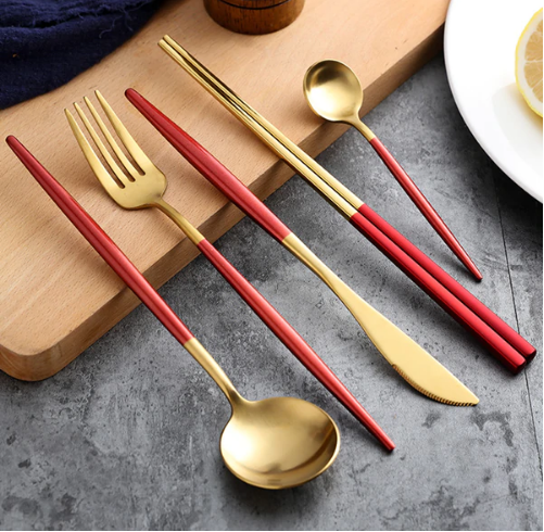Set de Tacâmuri 24 Piese – Finisaj Elegant Pentru Masă Rafinat 