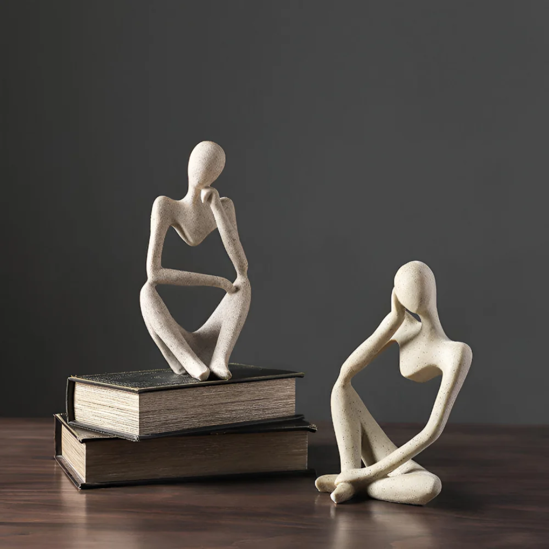 Escultura Abstrata Pensador – Elegância Contemplativa e Design Moderno 