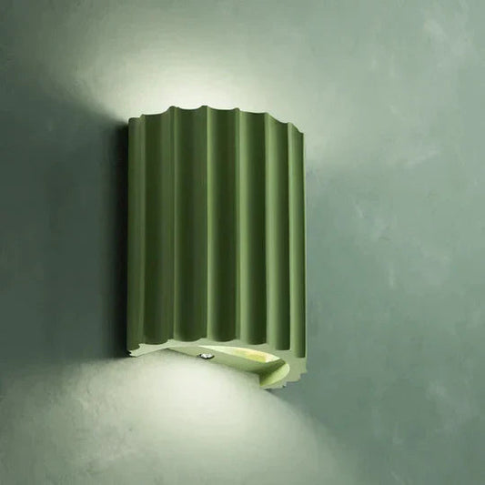 Moderne Wandlampe aus Harz – Eleganz und Originalität 