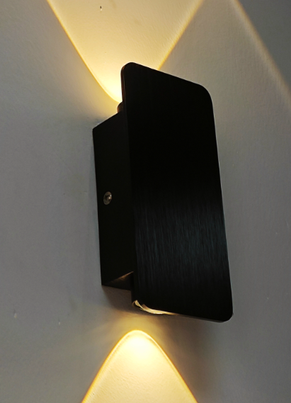 Aplique de Pared Led Minimalista – Luz Sutil y Línea Contemporánea 