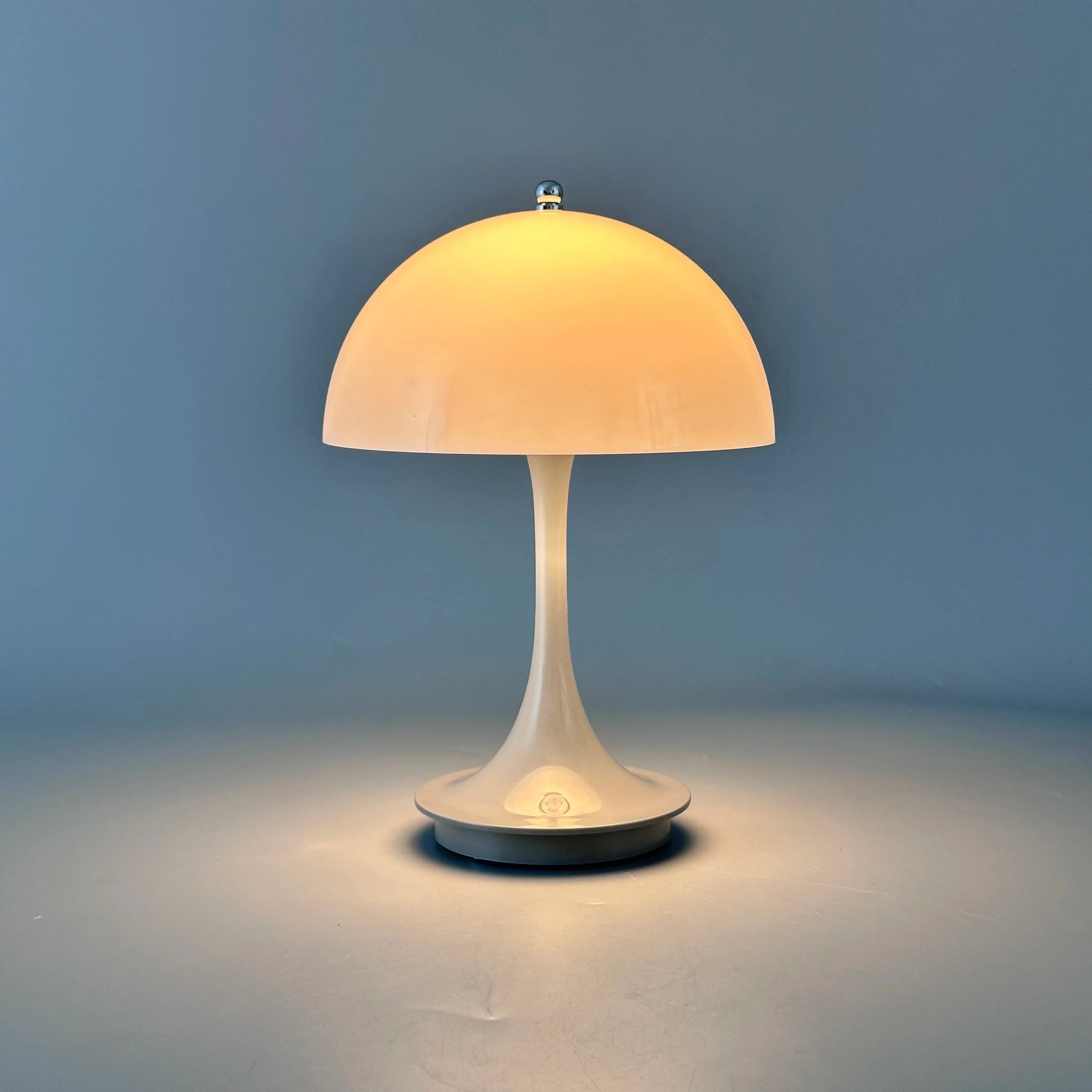 LED Tafellamp – Oplaadbaar en Verlichting op Drie Niveaus 