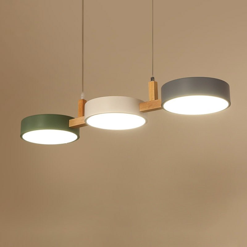 Moderne Hengende Lampe I Metall – Elegant Design Og Trendy Belysning 