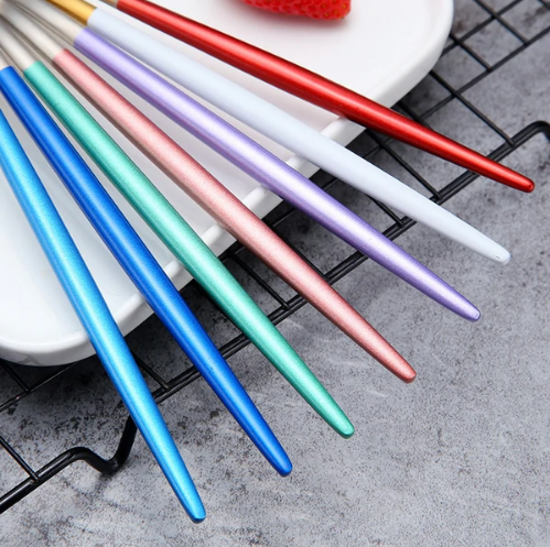 Set de Tacâmuri 24 Piese – Finisaj Elegant Pentru Masă Rafinat 