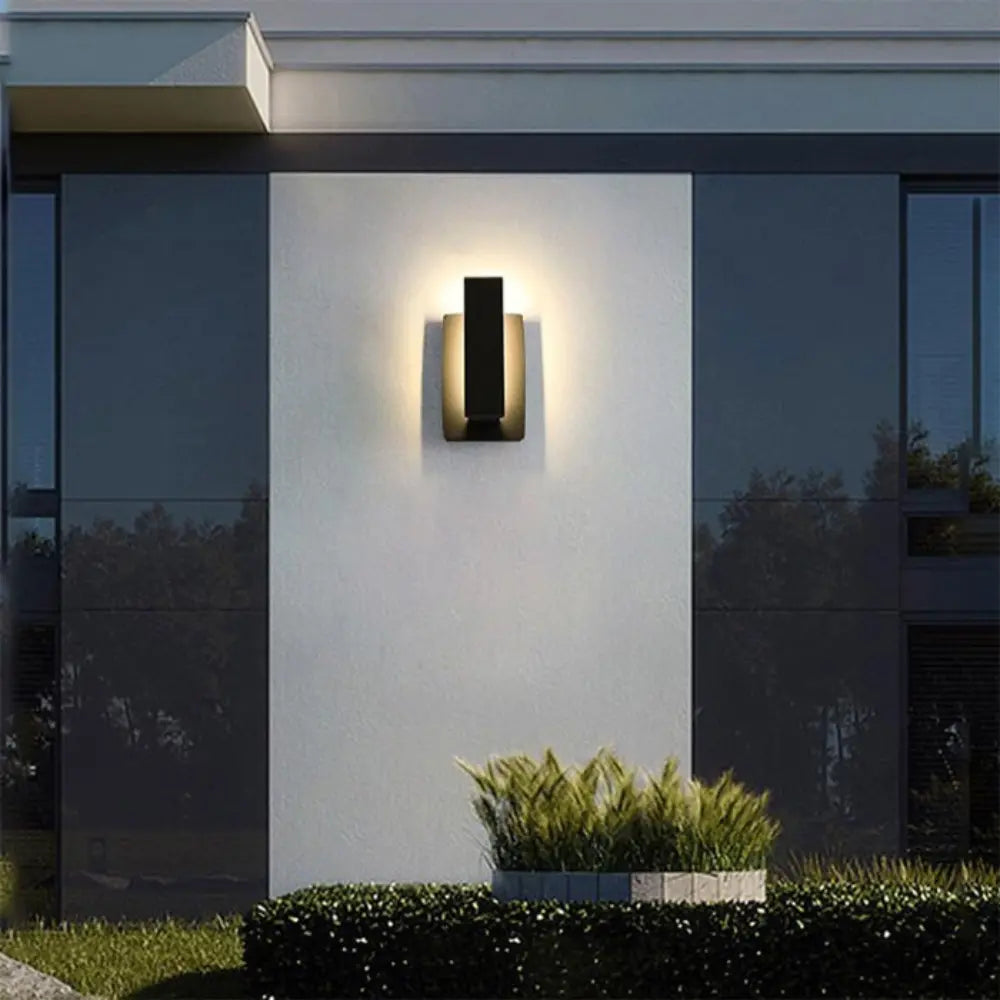 IP65-bestandig utendørs vegglampe - Soliditet og modernitet