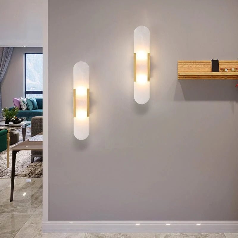 מנורת קיר LED שחורה וזהובה – אלגנטיות מודרנית ועיצוב שיק 