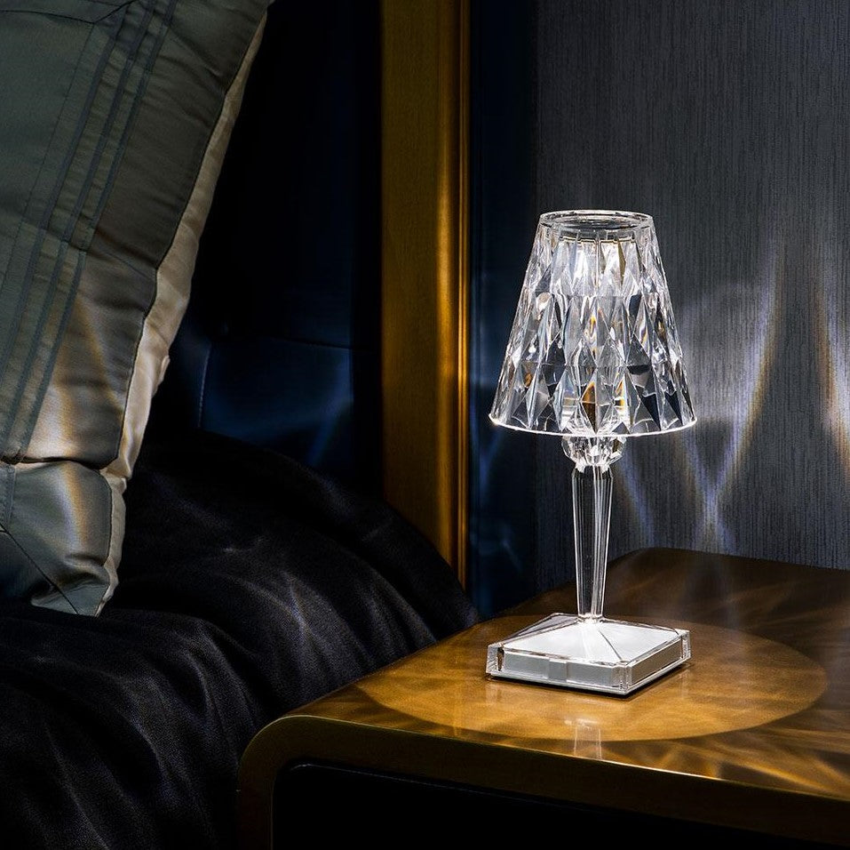Lámpara de Mesa Cristalina – Elegancia Moderna y Ambiente Acogedor 