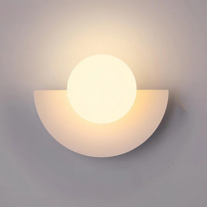Aplique de Pared Moderna – Forma de Semicírculo y Luz Suave 