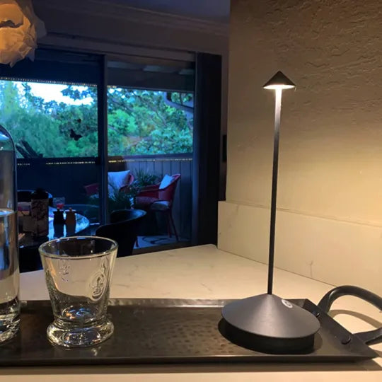 Lámpara de Mesa LED – Sin Cable y Recargable 