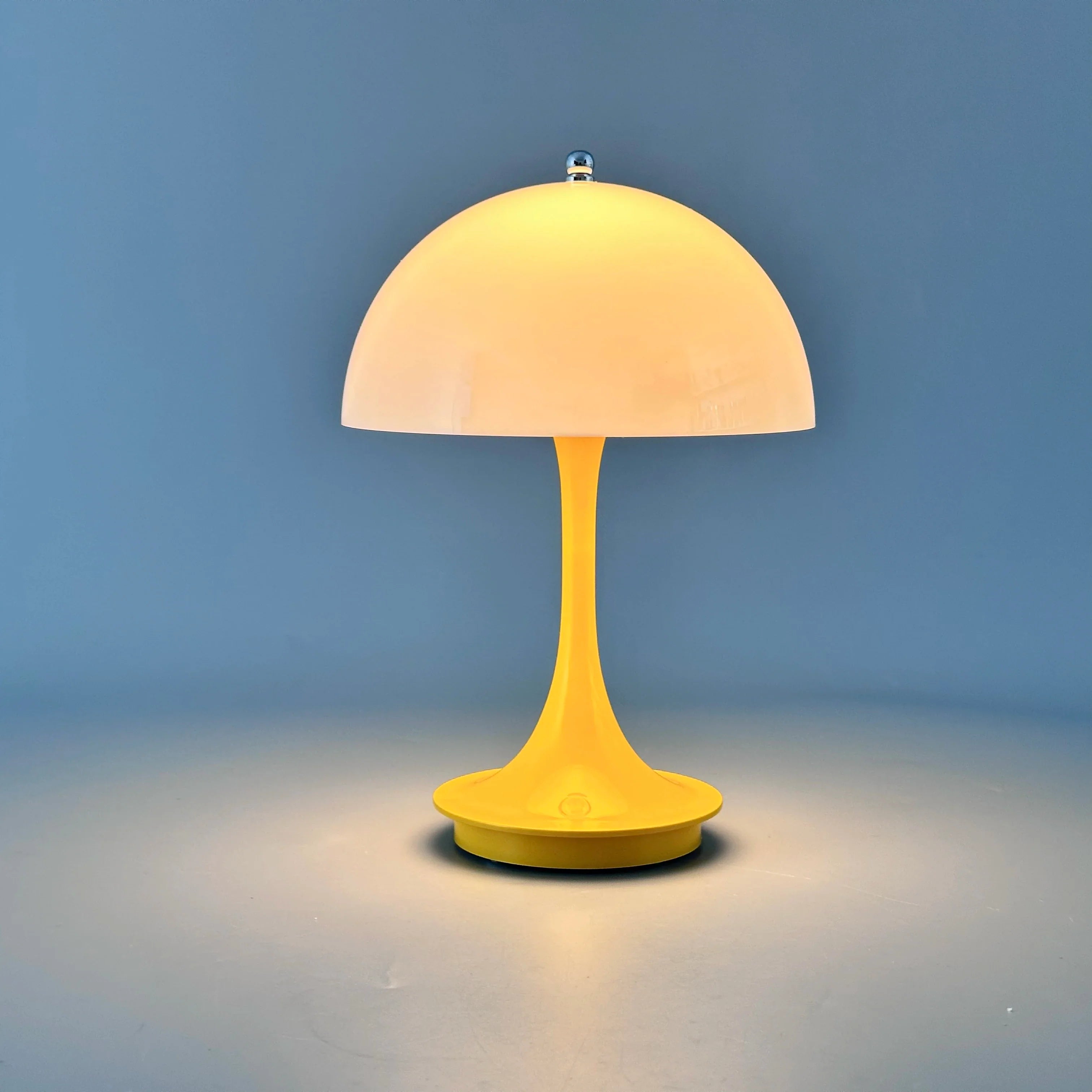 LED Tafellamp – Oplaadbaar en Verlichting op Drie Niveaus 