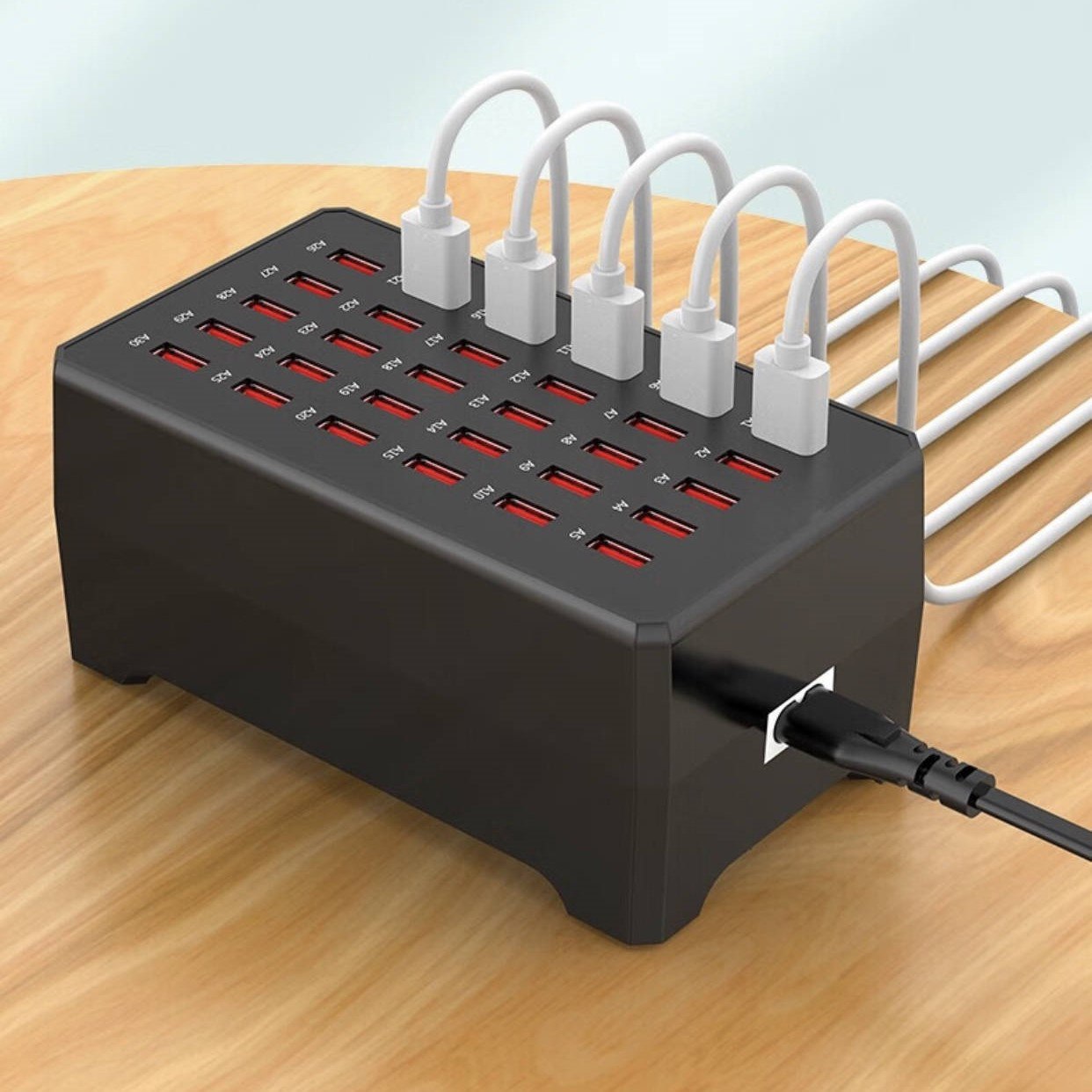 Stație de Încărcare USB – Practică și Rapidă pentru Toate Dispozitivele Dumneavoastră 