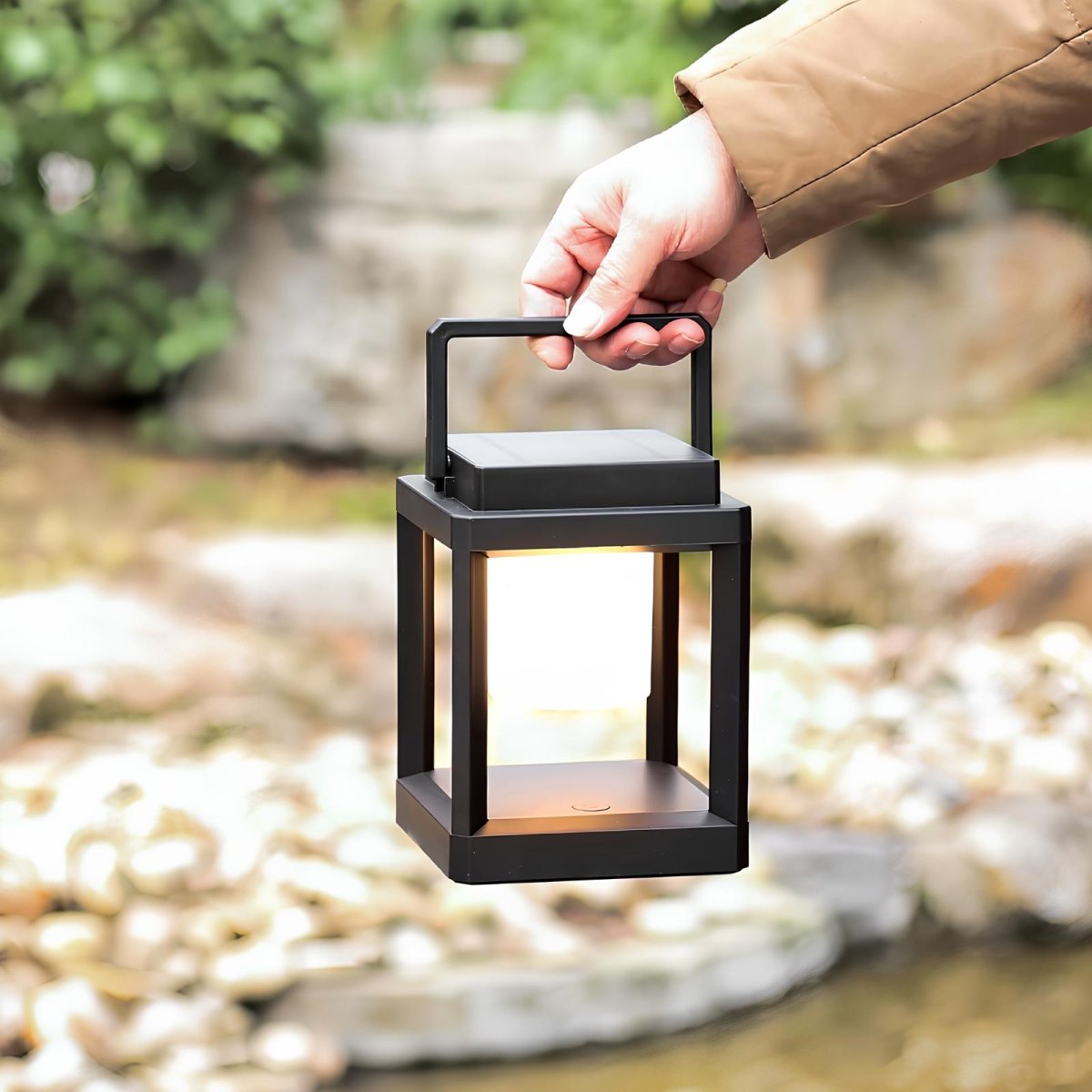 Moderne Solcellelampe – Elegant og Holdbar Belysning 