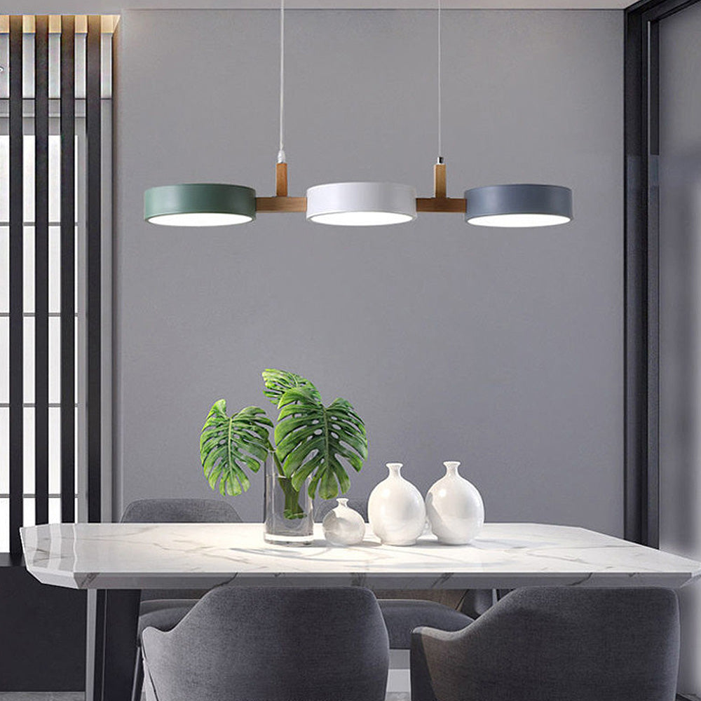 Moderní závěsné svítidlo z kovu – elegantní design a trendy osvětlení 