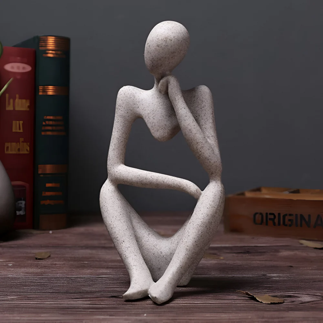 Escultura Abstrata Pensador – Elegância Contemplativa e Design Moderno 